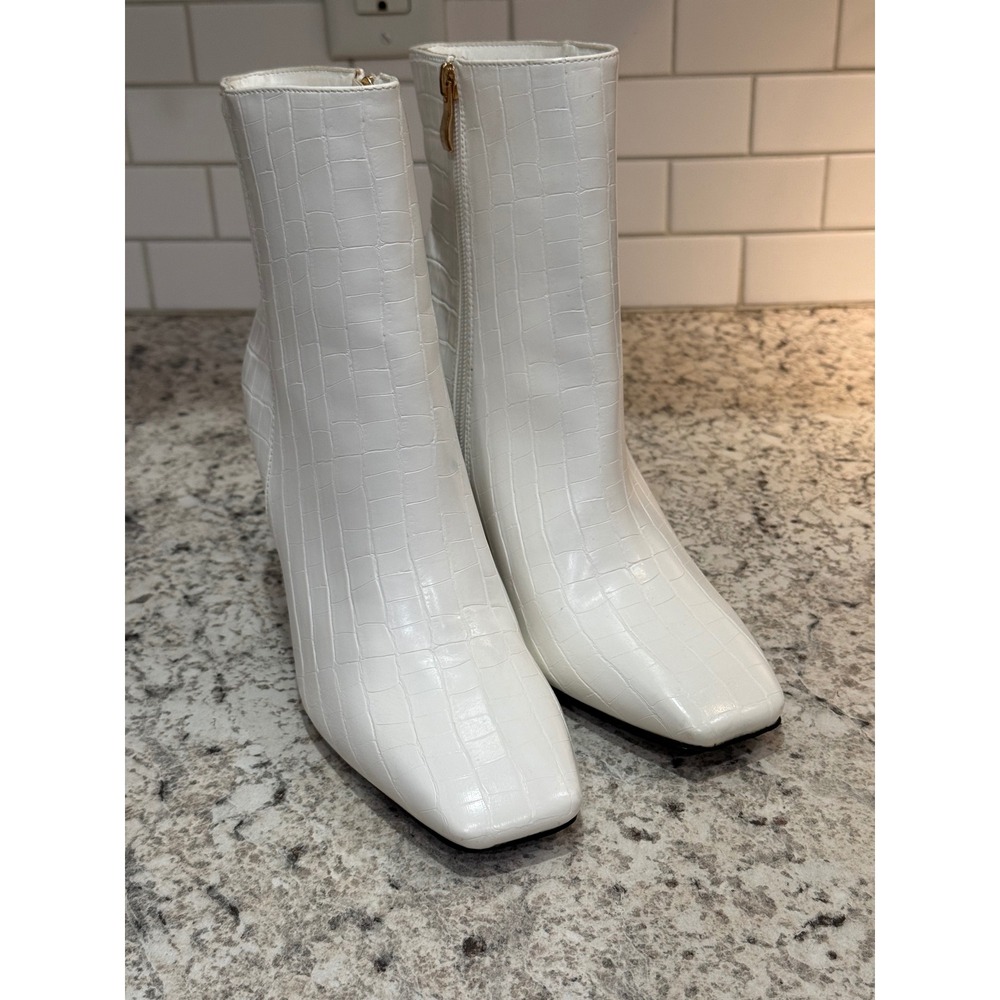 Givana Ankle Boots Women 9 White Good Croc Embossed Square Toe Block Heel MVP294
